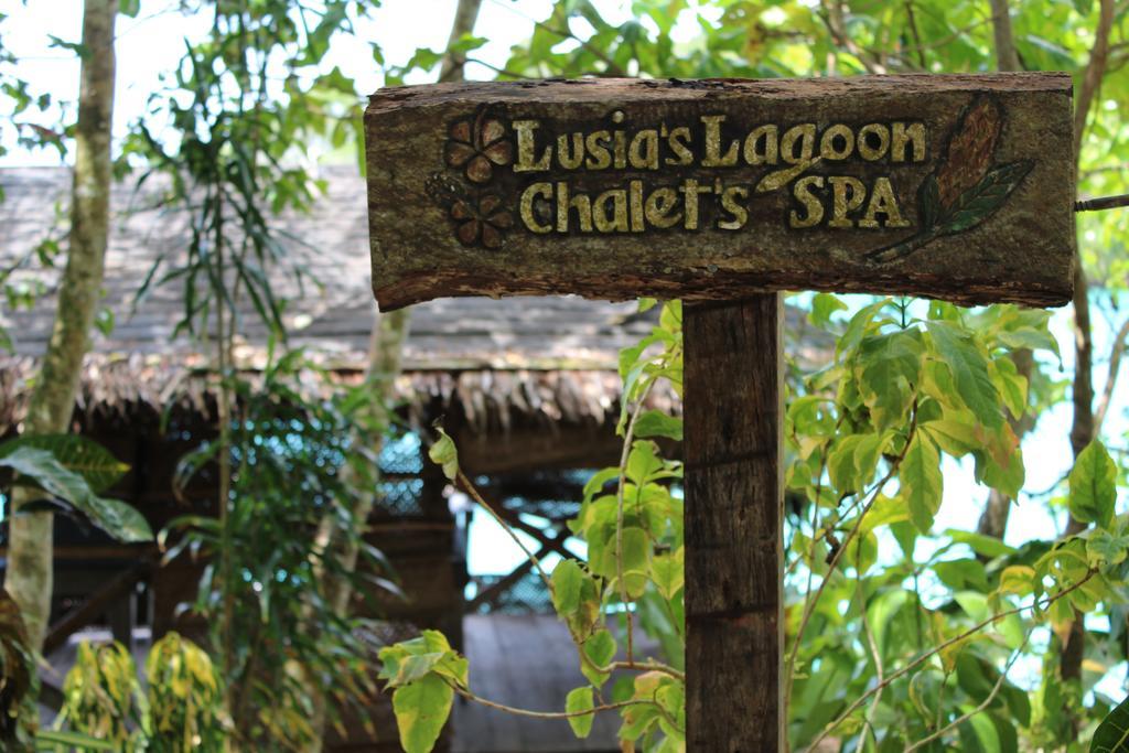 Lusia'S Lagoon Chalets Salelologa エクステリア 写真